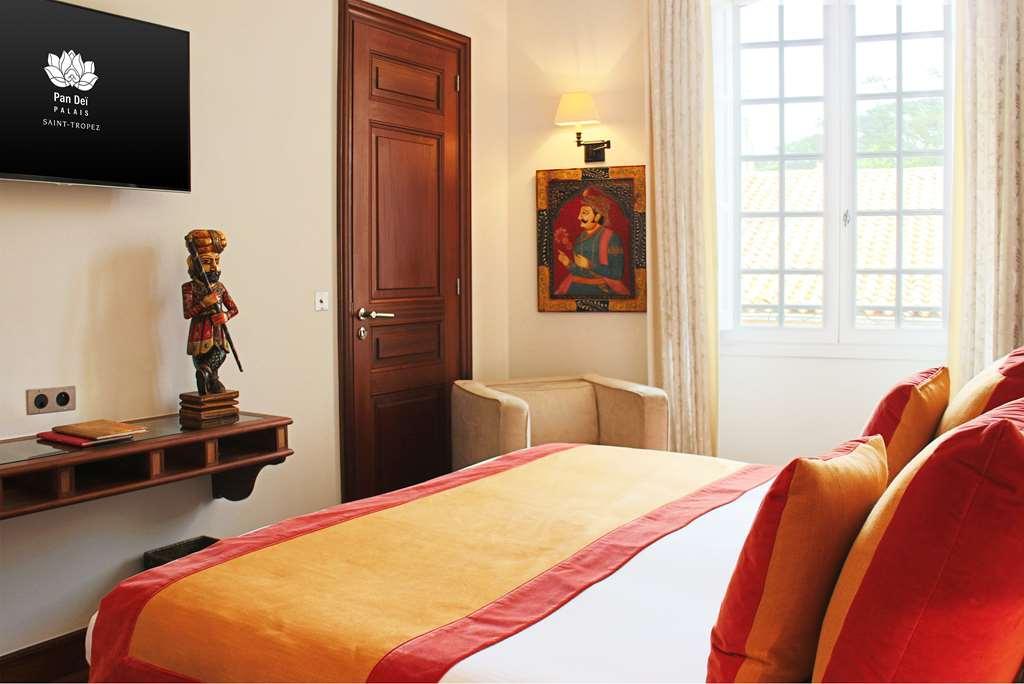 Airelles Pan Dei Palais Hotel Saint-Tropez Room photo