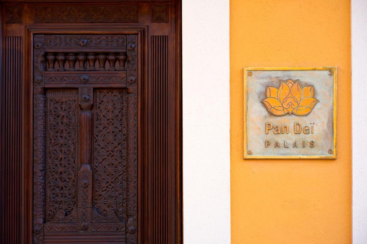 Airelles Pan Dei Palais Hotel Saint-Tropez Exterior photo